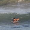 Daniel de Oliveira também pegou 'jacaré' na praia do Leblon, Zona Sul do Rio de Janeiro