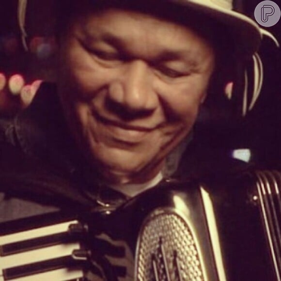 O cantor Luan Santana publicou uma foto de Dominguinhos no Instagram para uma homenagem ao músico, morto nesta terça-feira (23): 'Deus levou um dos maiores nomes da história da nossa música! Descanse em paz Dominguinhos!'