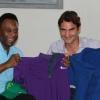 Federer e Pelé se encontram no apartamento do rei do futebol, em 7 de dezembro, e trocam camisetas