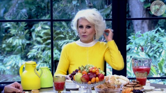 Ana Maria Braga aparece com novo visual na TV e esclarece: 'Não é peruca', nesta nesta segunda-feira, 19 de outubro de 2015, durante o programa 'Mais Você'