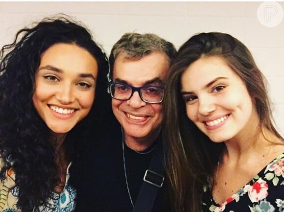 Camila Queiroz já se reuniu com elenco da trama, que substituirá 'Além do Tempo'