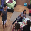 Carla Prata, Mara Maravilha, Thiago Servo, Ana Paula Minerato e Rayanne Morais passaram o tempo conversando sobre traição em um dos quartos da casa