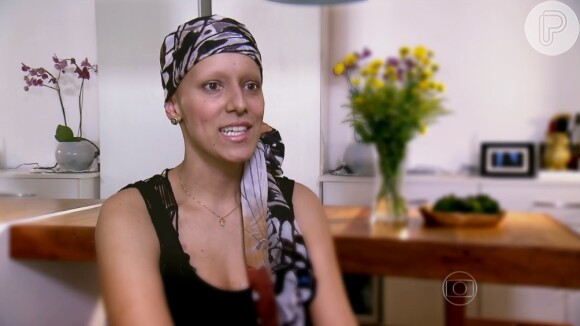 Mariana Ferrão chora com história de mulher que descobriu câncer na gravidez, nesta quinta-feira, 22 de outubro de 2015