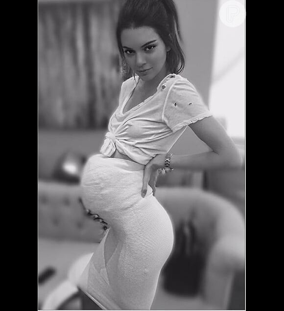 Kendall Jenner preencheu sua barriga para imitar Kim Kardashian em seu aniversário