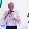 Xuxa cantou a música 'Tindolele' e Eliana agradeceu à Record por ter liberada a apresentadora