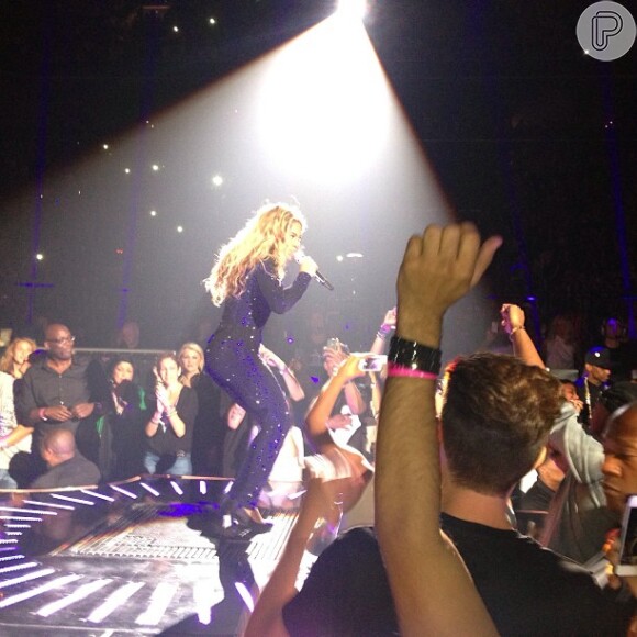 Paulo Gustavo publica foto de Beyoncé cantando para os fãs