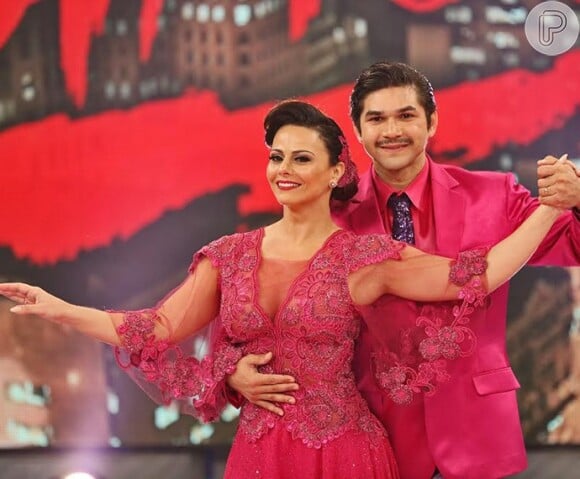 Viviane Araújo e Marcelo Grangeiro dançaram 'Querida', de Tom Jobim