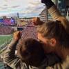 Gisele Bündchen leva o filho, Benjamin, de 5 anos, para torcer pelo pai em estádio nos Estados Unidos, em 25 de outubro de 2015