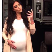 Kim Kardashian volta a desabafar sobre sua gravidez: 'Me sentindo uma baleia'