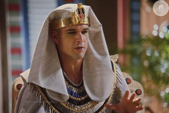 Ramsés (Sérgio Marone) decide permitir que os hebreus deixem o Egito, na novela 'Os Dez Mandamentos', em 2 de novembro de 2015