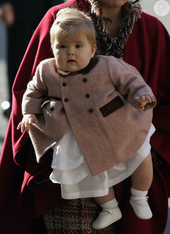 Aos 10 meses, a princesa Catarina Amália da Holanda mostrou fofura com look estiloso em aparição oficial com a família