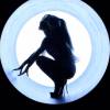Ariana Grande apostou em dança, poses sensuais, caras e bocas para o clipe de 'Focus'