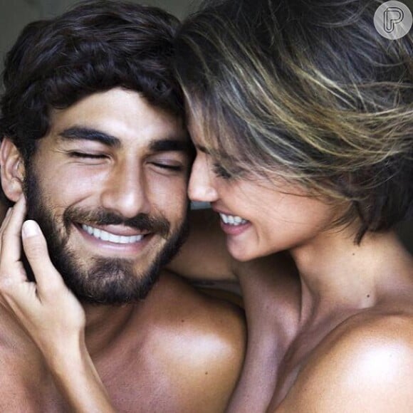 Deborah Secco e o modelo Hugo Moura esperam primeiro filho