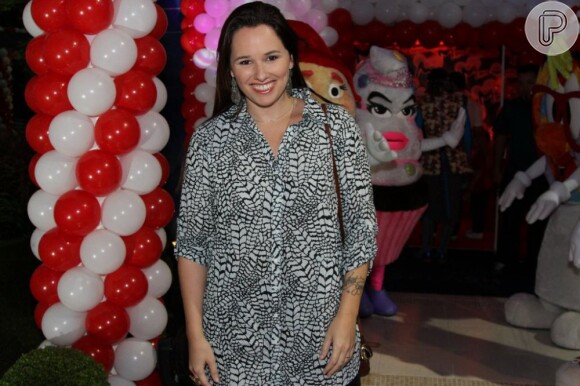 Mariana Belém posa em comemoração de dois anos de buffet infantil em São Paulo