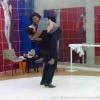 Tiago Abravanel se empolga e pega Cacau Protásio no colo no ensaio do 'Dança dos Famosos'