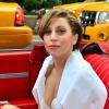 Lady Gaga lançou o clipe do novo single 'Applause', na Times Square, em Nova York. A cantora deu entrevista exclusiva para o programa 'Good Morning, America', da rede ABC