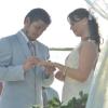 Natália (Daniela Escobar) e Juliano (Bruno Gissoni) se casam, em 'Flor do Caribe', em 26 de agosto de 2013