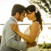 Natália (Daniela Escobar) e Juliano (Bruno Gissoni) se casam, em 'Flor do Caribe', em 26 de agosto de 2013