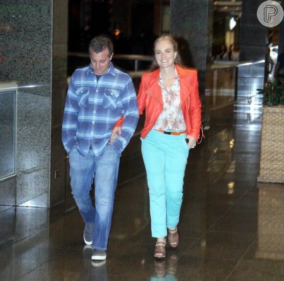 Angélica caminha com Luciano Huck em shopping do Rio de Janeiro