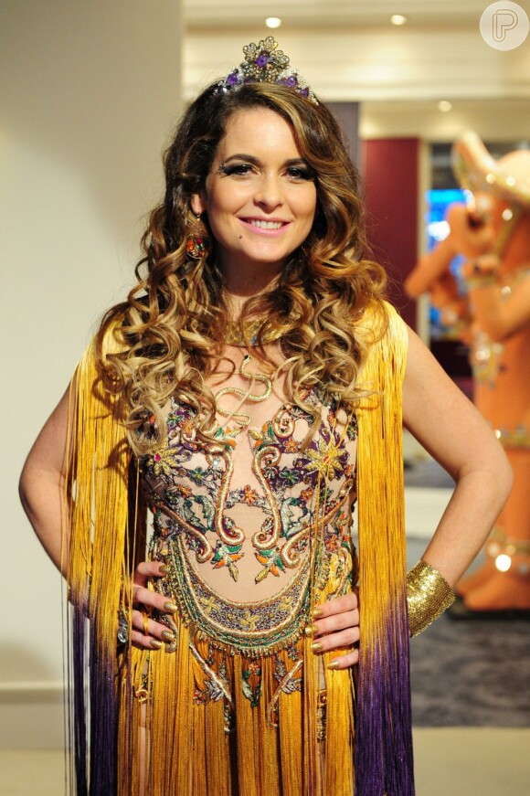 Cláudia Abreu está afastada das telinhas desde 'Cheias de Charme', em que interpretou a cantora de tecnobrega Chayene