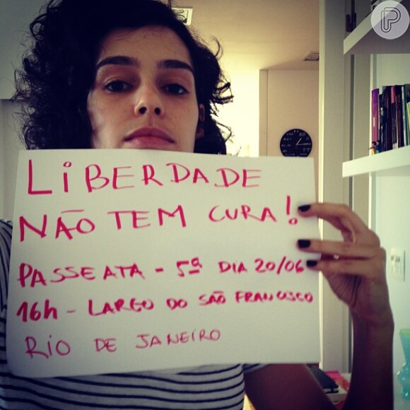Maria Flor mostrou no Instagram que apoia as manifestações que têm repercutido pelo Brasil