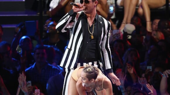 Miley Cyrus ignora críticas ao show no VMA 2013: 'Não poderia estar mais feliz'