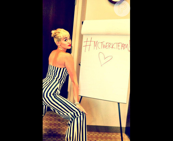 O termo 'twerk', que se refere à dança que Miley Cyrus fez no VMA, já faz parte do dicionário da Universidade de Oxford