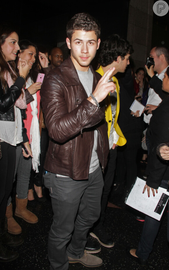 Nick Jonas, atual amigo de Justin, namorou Selena antes do cantor de 'Baby'