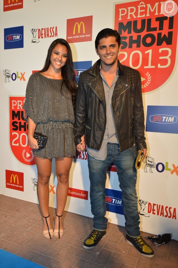 Yana Lavigne e Bruno Gissoni prestigiam o Prêmio Multishow 2013