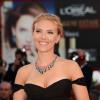 A atriz Scarlett Johansson e o jornalista francês Romain Dauriac vão se casar