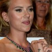 Scarlett Johansson está noiva do namorado, Romain Dauriac: 'Encontrou o amor'