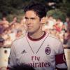 Kaká declarou em rede social a sua alegria por voltar ao Milan
