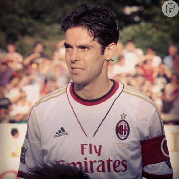 Kaká declarou em rede social a sua alegria por voltar ao Milan