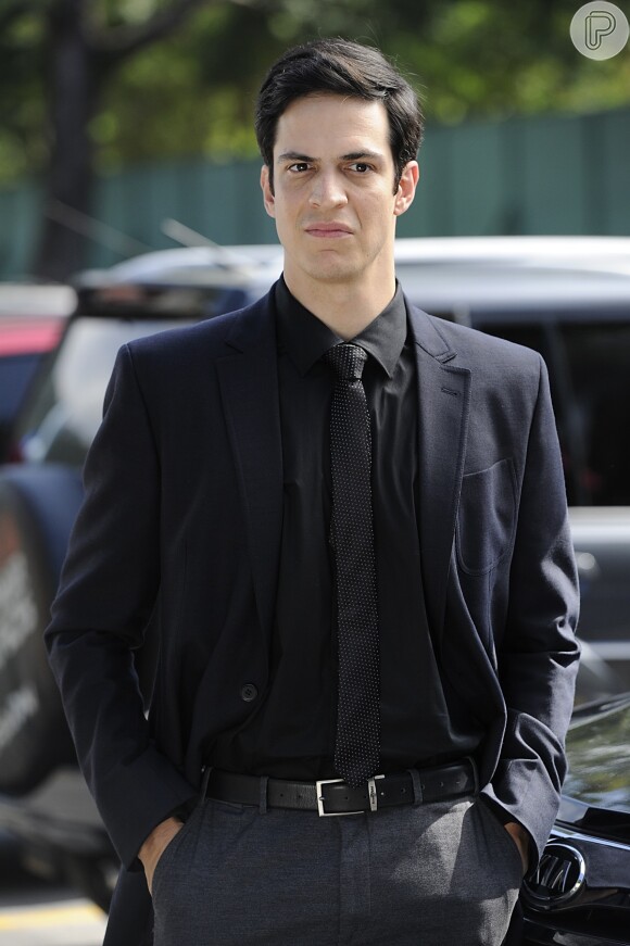 Félix (Mateus Solano) fica feliz com a possibilidade de se tornar presidente do hospital, em 'Amor à Vida'