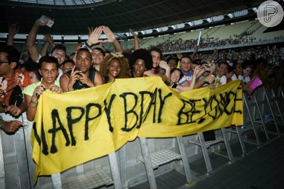 Fãs de Beyoncé desejam feliz aniversário para a a cantora, que completou 32 anos na última quinta-feira