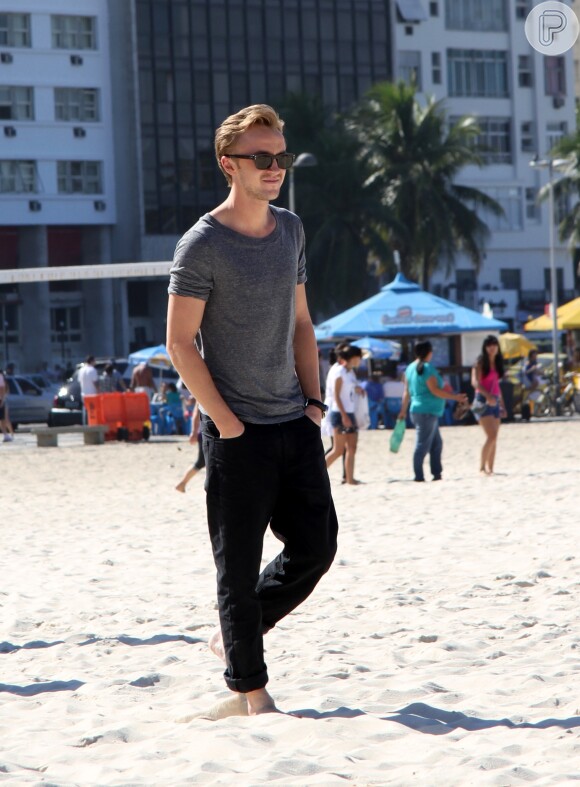 Tom Felton aproveitou para ir à praia durante visita ao Brasil, em 2011