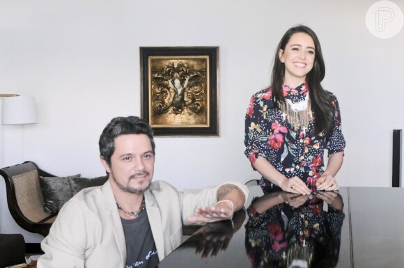O cantor espanhol Alejandro Sanz encontrou Roberta Sá para cantar a música 'Bailo con vos'