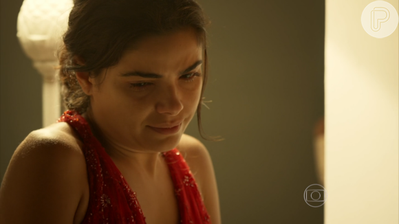 Vanessa Giácomo também recebeu elogios por sua atuação com a personagem Tóia na cena de incêndio na novela 'A Regra do Jogo'