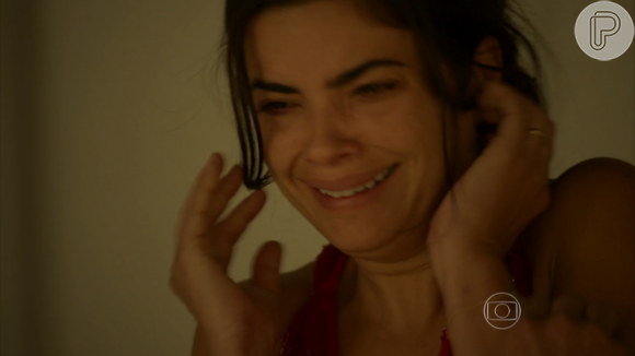 Vanessa Giácomo também recebeu elogios por sua atuação com a personagem Tóia na cena de incêndio na novela 'A Regra do Jogo'
