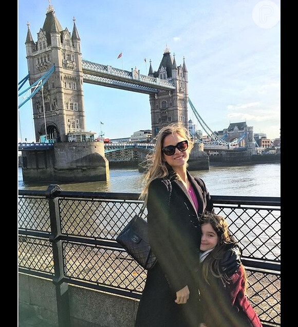 Luiza Valdetaro mora com a família em Londres