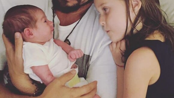 Paulo Vilhena mostra bebê de Fernanda Rodrigues com irmã: 'Amo vocês'