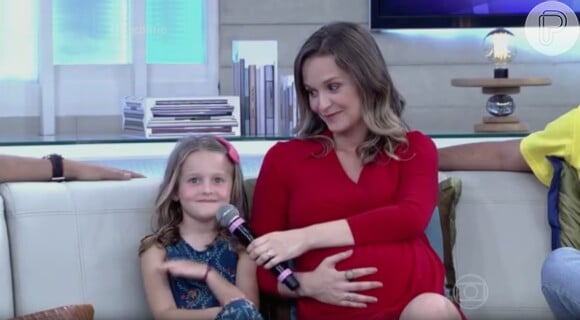 Fernanda Rodrigues  e Luisa, de 6 anos, no programa 'Encontro com Fátima Bernardes'