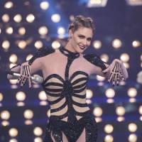 Fernanda Lima se veste com 35 mil cristais em 'Amor & Sexo' para virar caveira