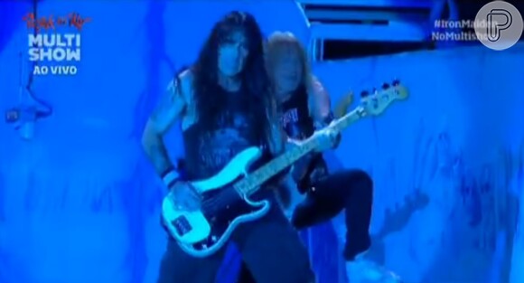 Depois de uma sequência de vídeos de desastres ecológicos, o Iron Maiden começou show cantando "Moonchild", faixa de abertura de "Seventh Son of a Seventh Son", álbum de 1988