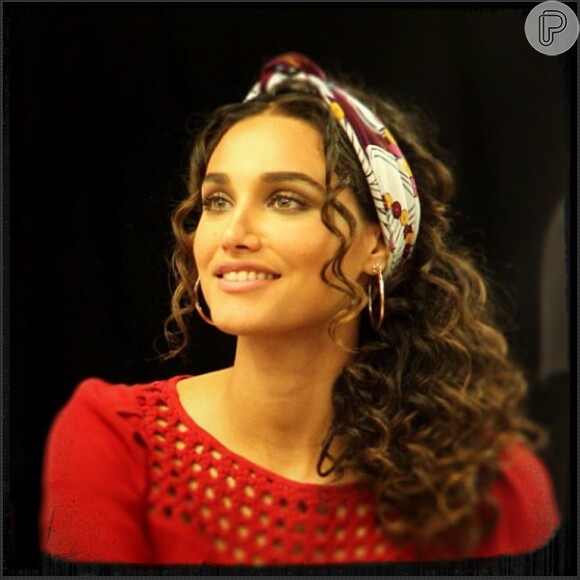 Débora Nascimento é embaixadora de marca de produtos de cabelos