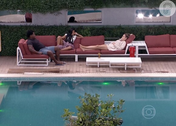Ana Paula teria levado uma bronca ao falar do programa de Xuxa durante conversa no 'Big Brother Brasil 16'