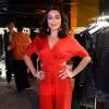 Juliana marcou presença em um evento de moda em São Paulo, e brilhou em um macacão vermelho