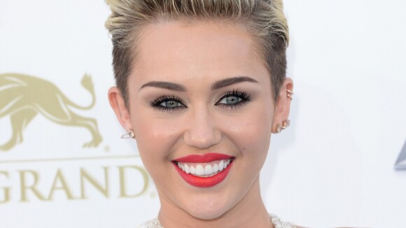Parceria de Miley Cyrus e Britney Spears cai na web