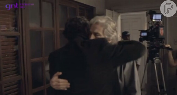 Cláudio Cavalcanti recebeu um forte abraço de Selton Mello em meio a muita emoção no último dia de gravação