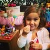 Flávia Alessandra publicou uma foto da filha, Olivia, comendo brigadeiro e se derreteu pela pequena